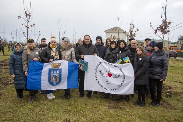 В Івано-Франківській громаді з’явився дубовий гай