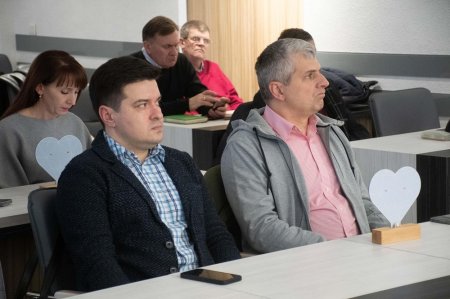 5 грудня 2023 року на засіданні Дорадчої ради відзначили керівників підприємств - учасників КОНКУРСУ «Соціально-відповідальне підприємство 2023: Діяльність, яка змінює світ».