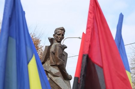 Символ відданості та боротьби: вшанування пам'яті Романа Шухевича