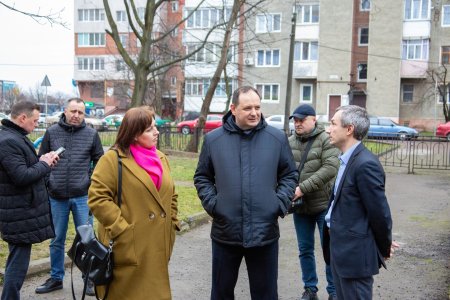 Інспекція на "Братах": перевірили мікрорайон і роздали завдання