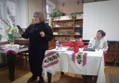 У БІБЛІОТЕЦІ ВІДБУЛАСЯ ЗУСТРІЧ З ВЛАСТОЮ ВЛАСЕНКО