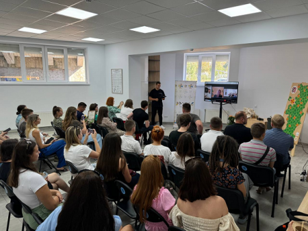 Комунальна установа «Івано-Франківський молодіжний центр «Рух» святкує свій перший рік успішної роботи, ставши справжнім осередком для активної та творчої молоді.