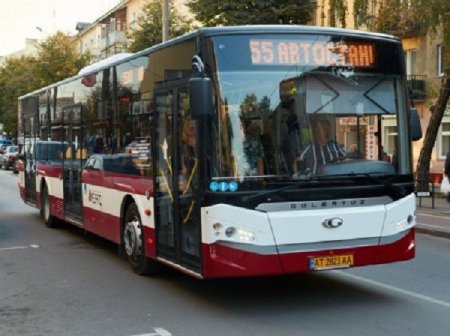 До міського кладовища додатково будуть їздити маршрути № 41 та 55.
