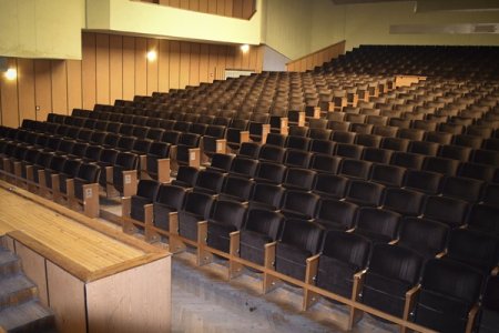 Муніципальний Центр дозвілля пропонує послуги з надання у користування великого концертного залу