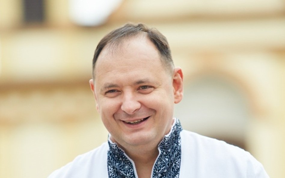 У Світле свято Воскресіння Христового бажаю кожному з нас надії в душі і єдності в підтримці захисників.