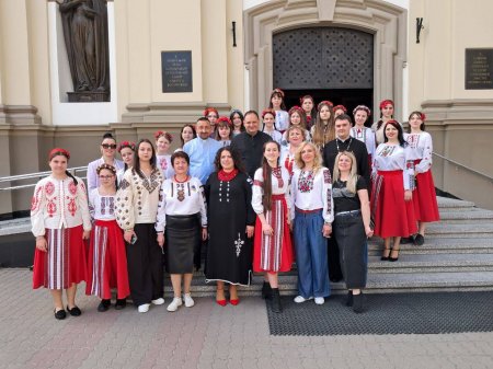 ВІДБУЛИСЬ ТРАДИЦІЙНІ ГАЇВКИ БІЛЯ КАТЕДРИ