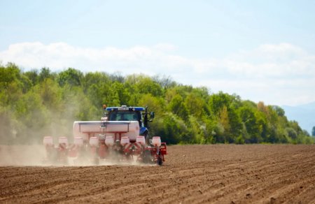 Посівна 2025 у Івано-Франківській громаді стартувала
