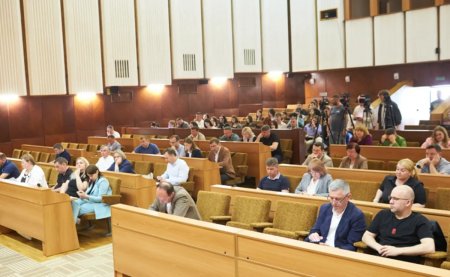 Підсилення військових та збільшення коштів для ребцентру - підсумки сесії