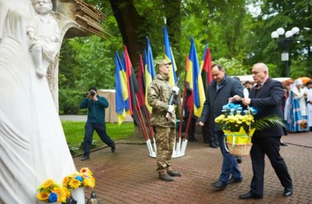 Івано-Франківську 363 роки: подяка захисникам та полеглим Героям за чин