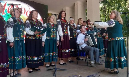 НА "МЕЛОДІЯХ ПАРКУ" ВИСТУПИЛИ КОЛЕКТИВИ З ЧЕРНІЇВА